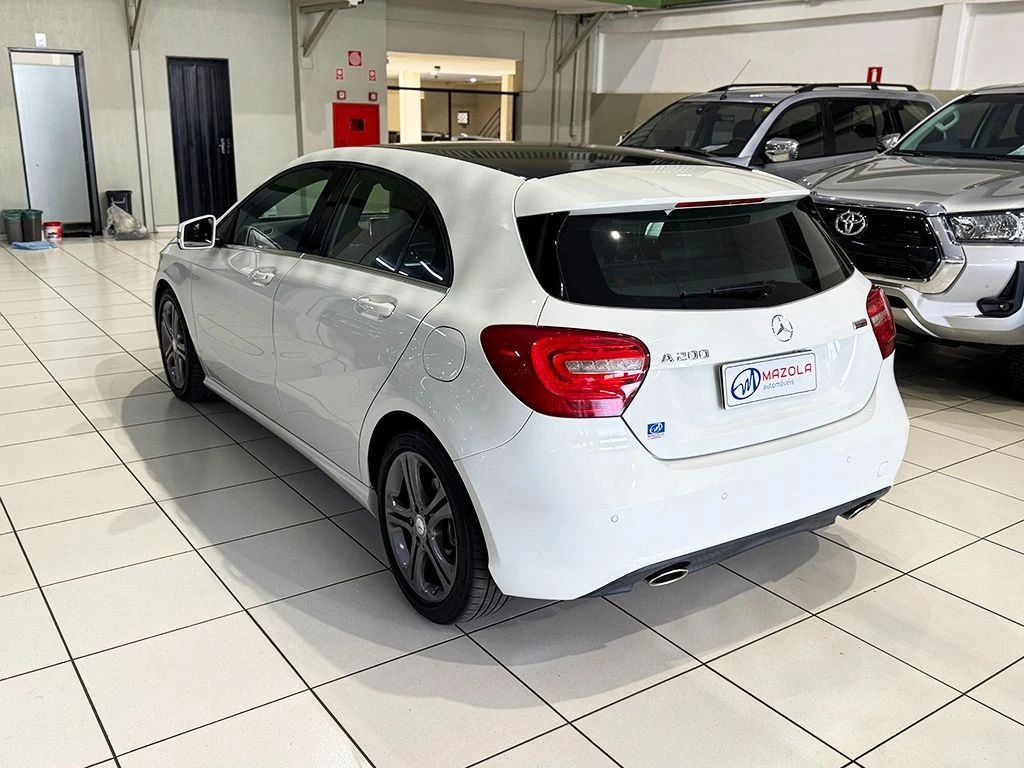 MERCEDES-BENZ A 200