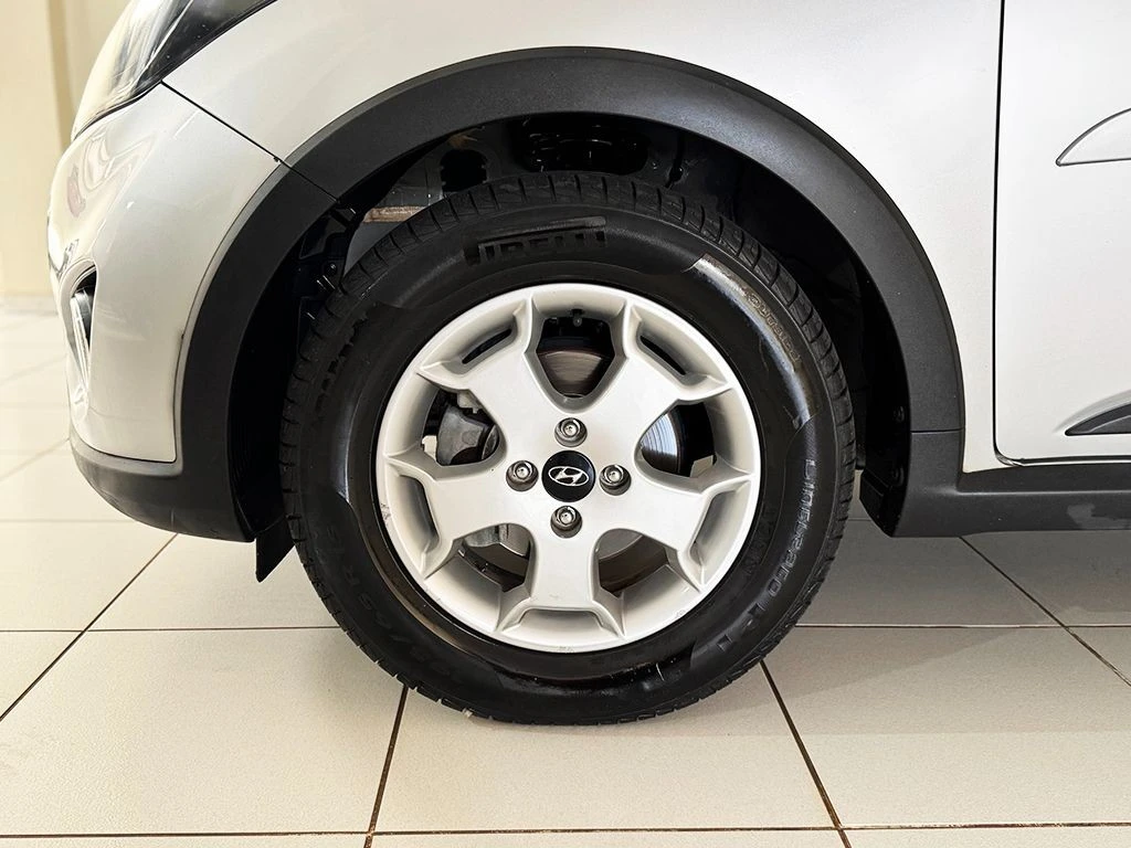 HYUNDAI HB20X