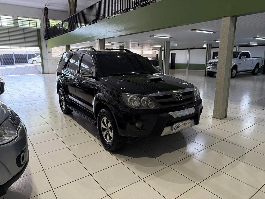 TOYOTA HILUX SW4