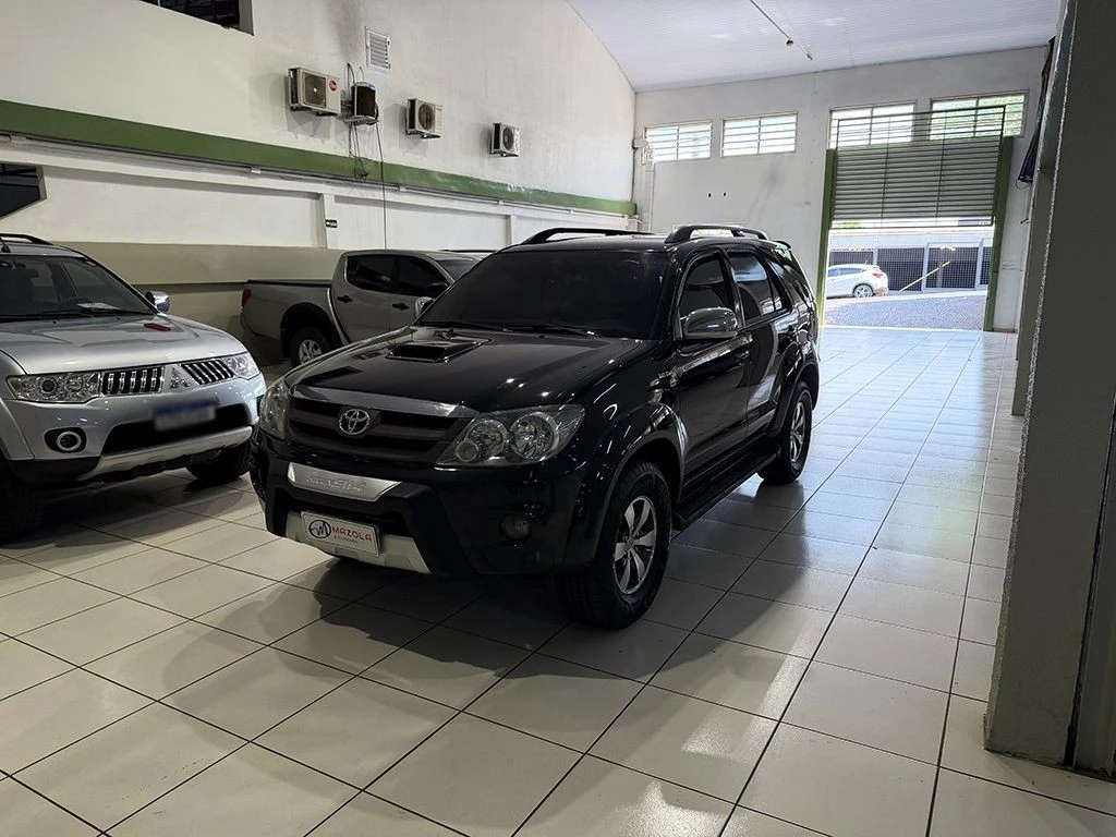 TOYOTA HILUX SW4
