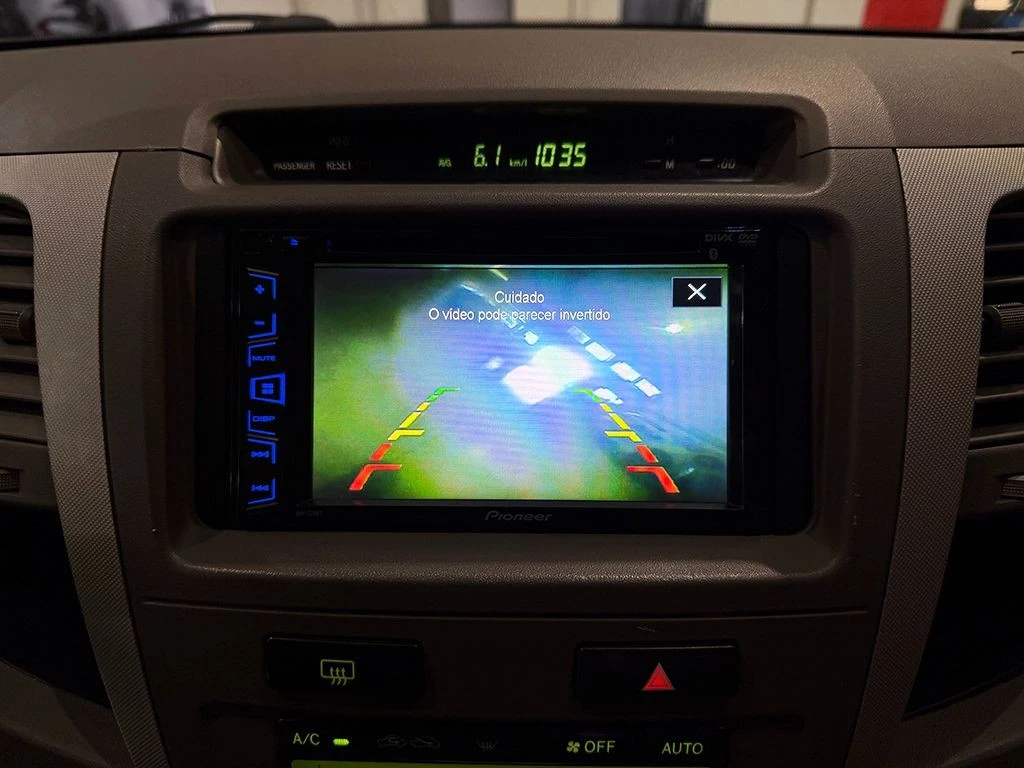TOYOTA HILUX SW4