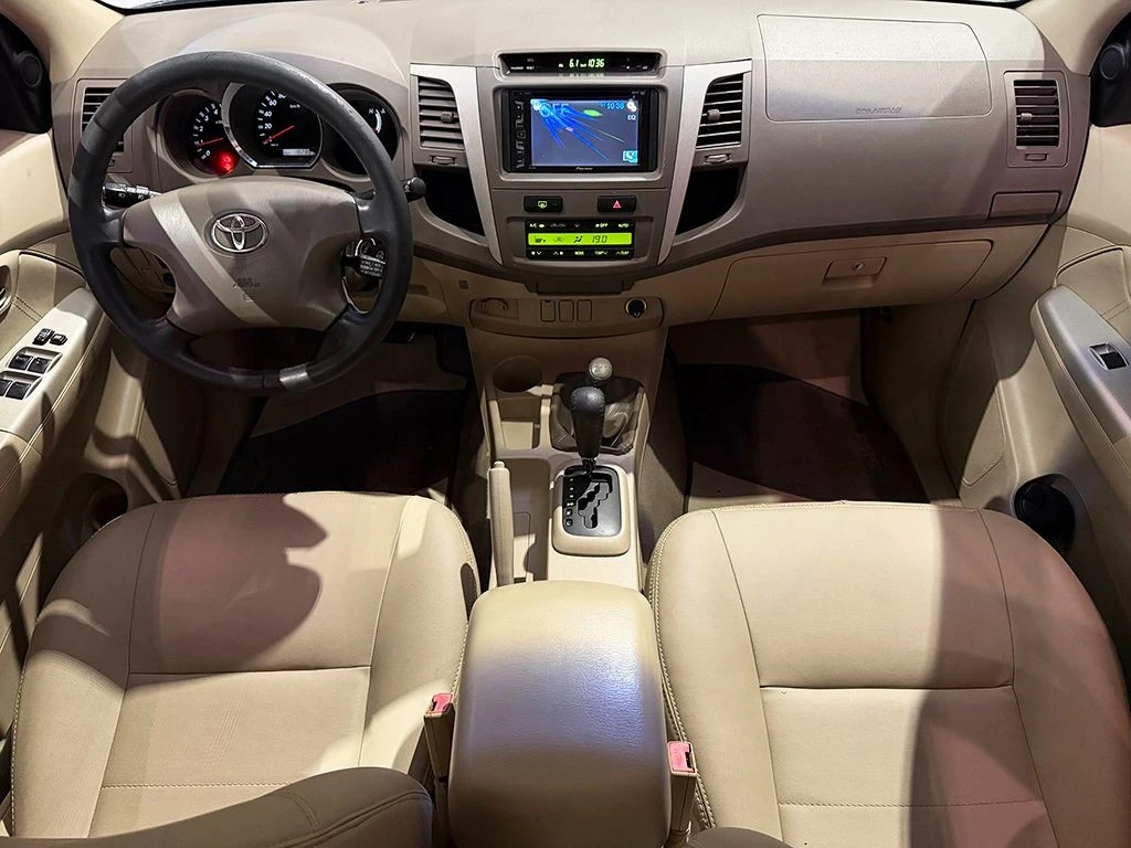 TOYOTA HILUX SW4