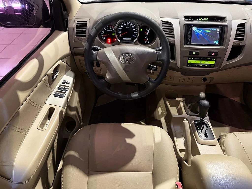 TOYOTA HILUX SW4