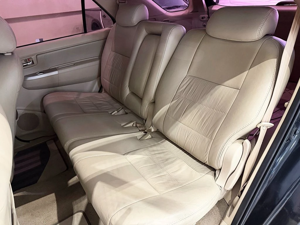 TOYOTA HILUX SW4