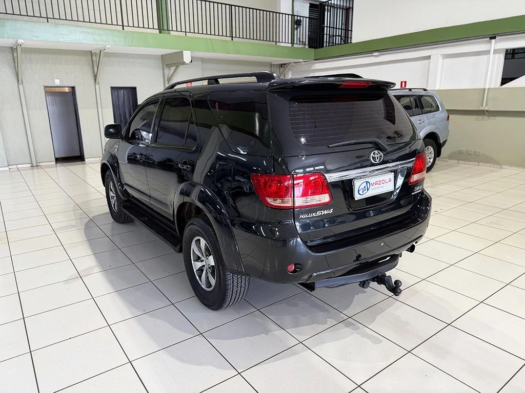 TOYOTA HILUX SW4