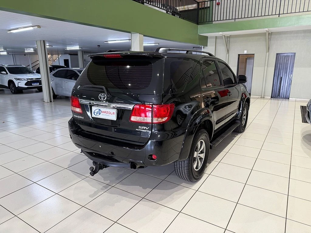 TOYOTA HILUX SW4
