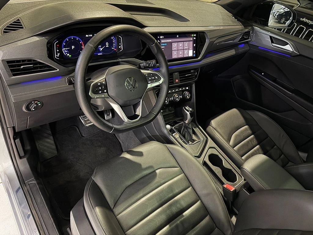 VOLKSWAGEN TAOS