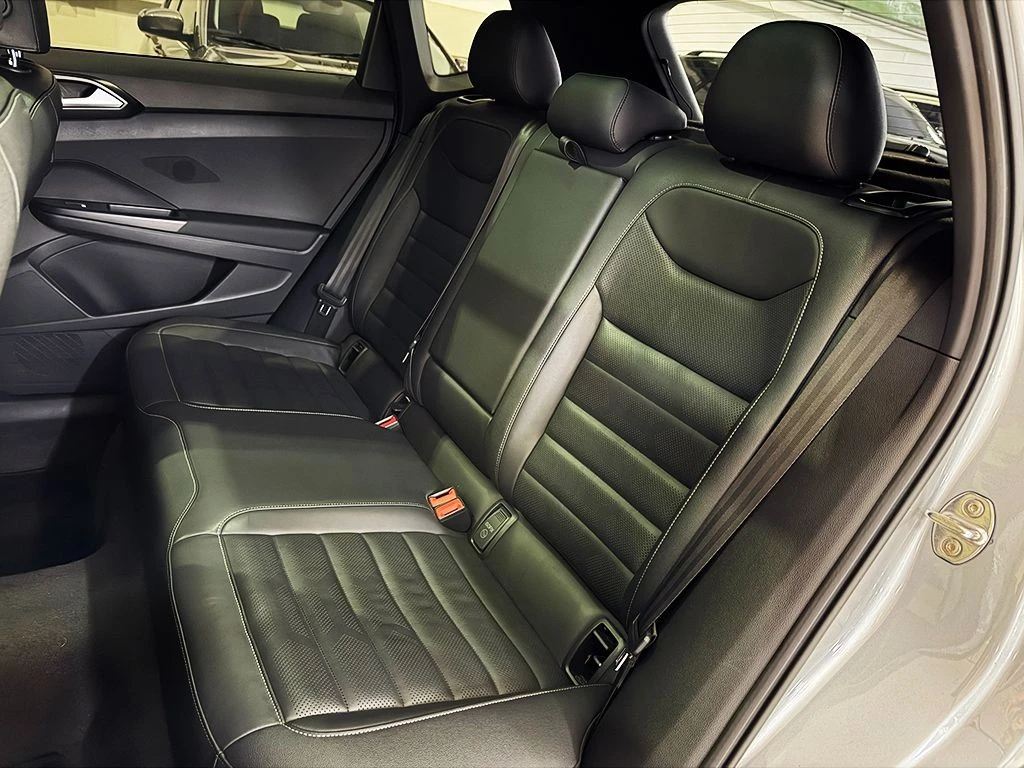 VOLKSWAGEN TAOS