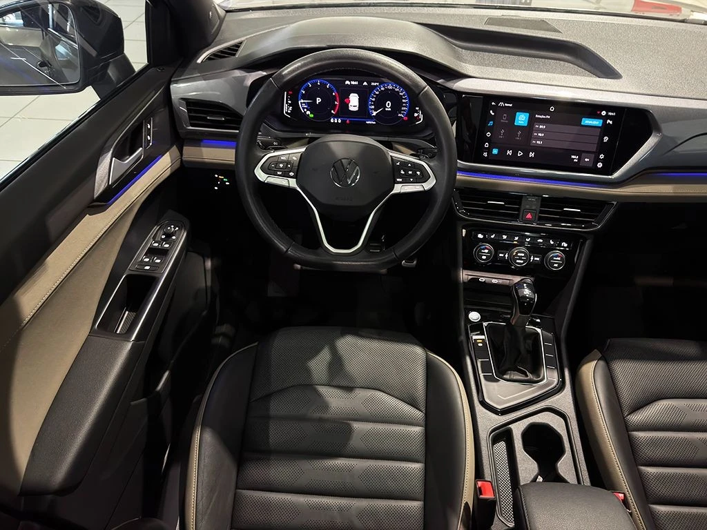 VOLKSWAGEN TAOS