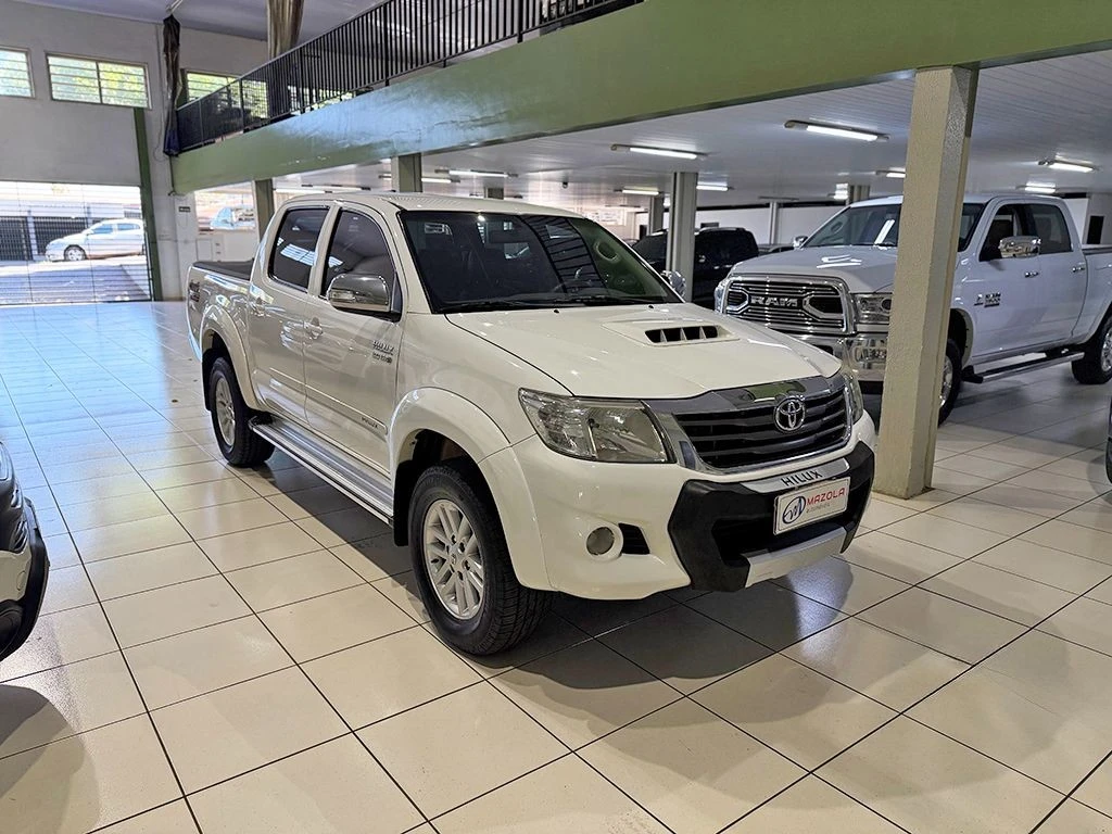 TOYOTA HILUX