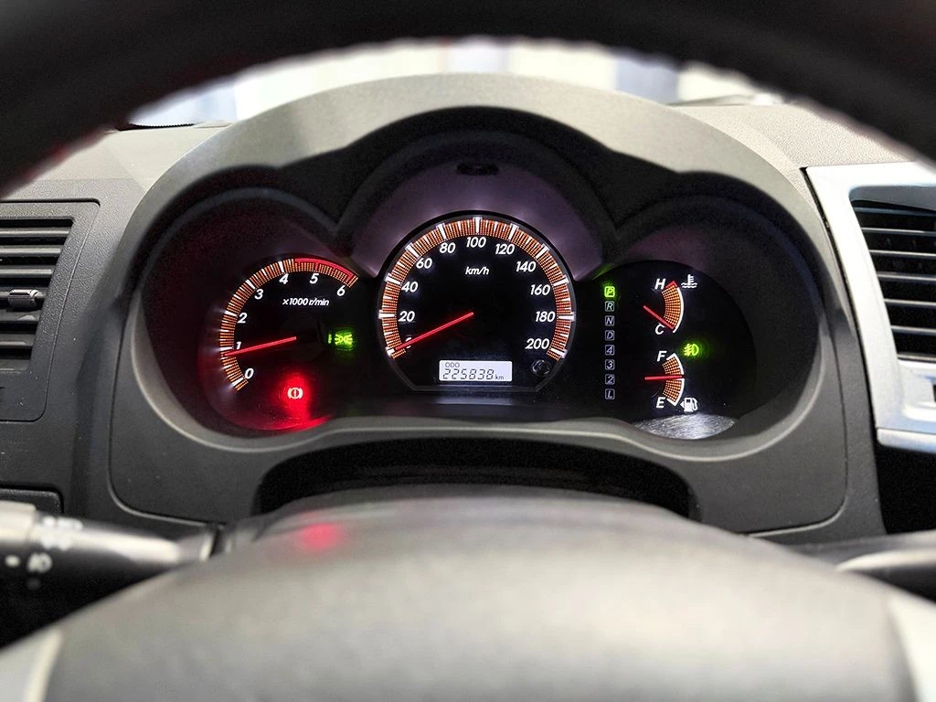 TOYOTA HILUX