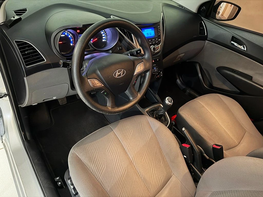 HYUNDAI HB20S