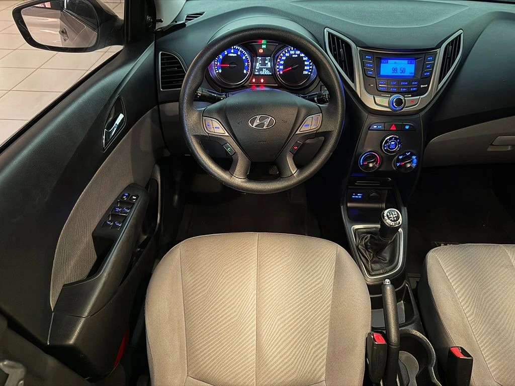 HYUNDAI HB20S