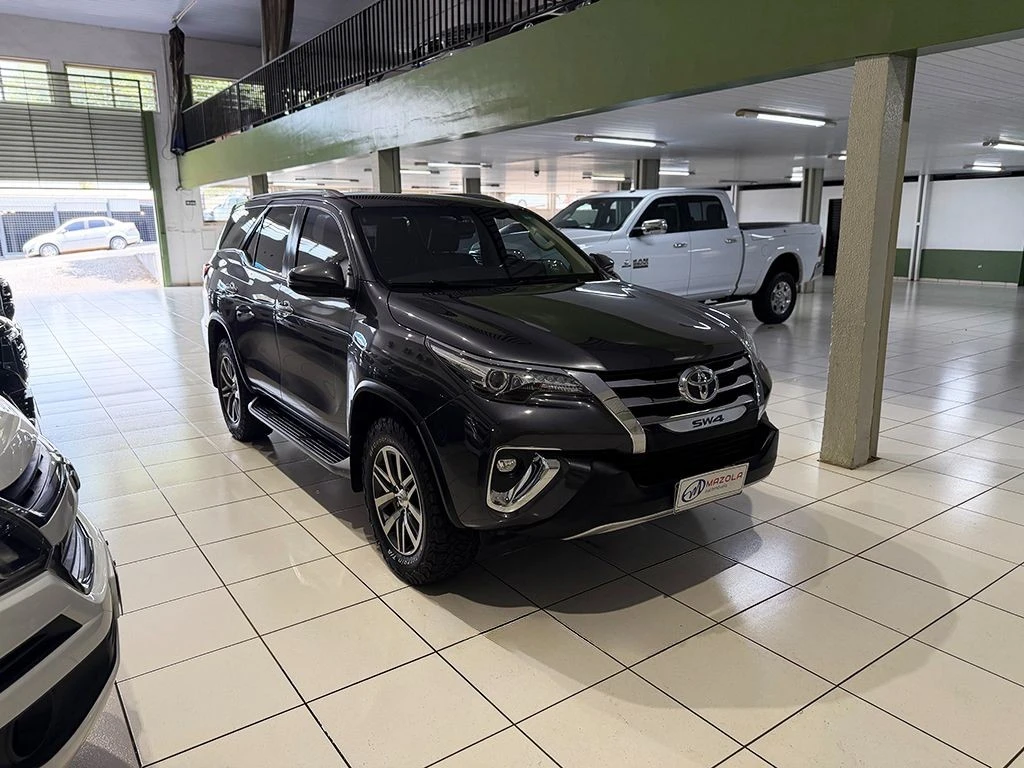 TOYOTA HILUX SW4