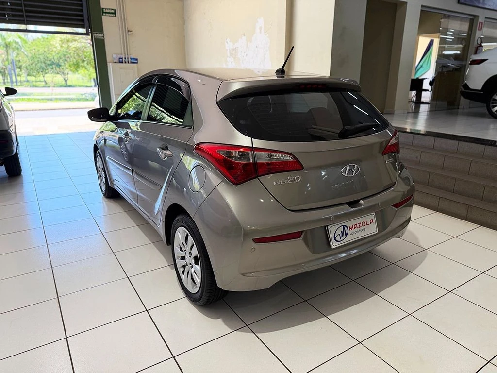 HYUNDAI HB20
