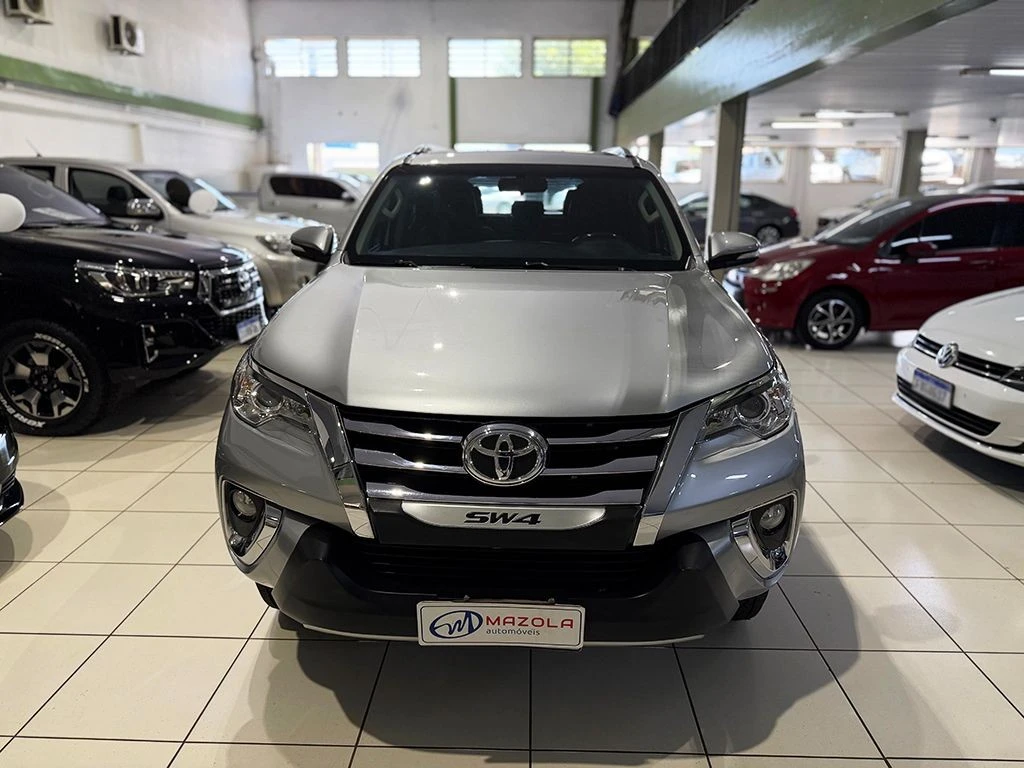 TOYOTA HILUX SW4