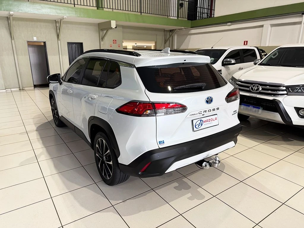 TOYOTA COROLLA CROSS