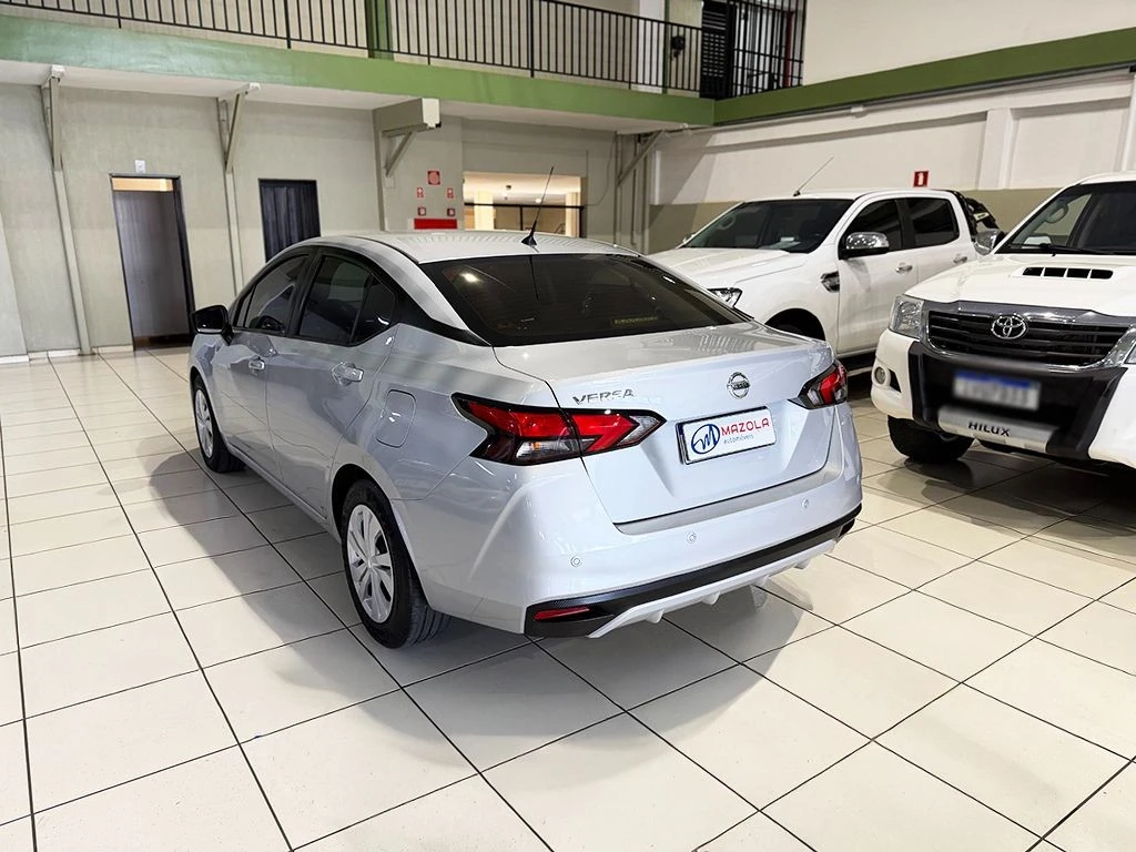 NISSAN VERSA