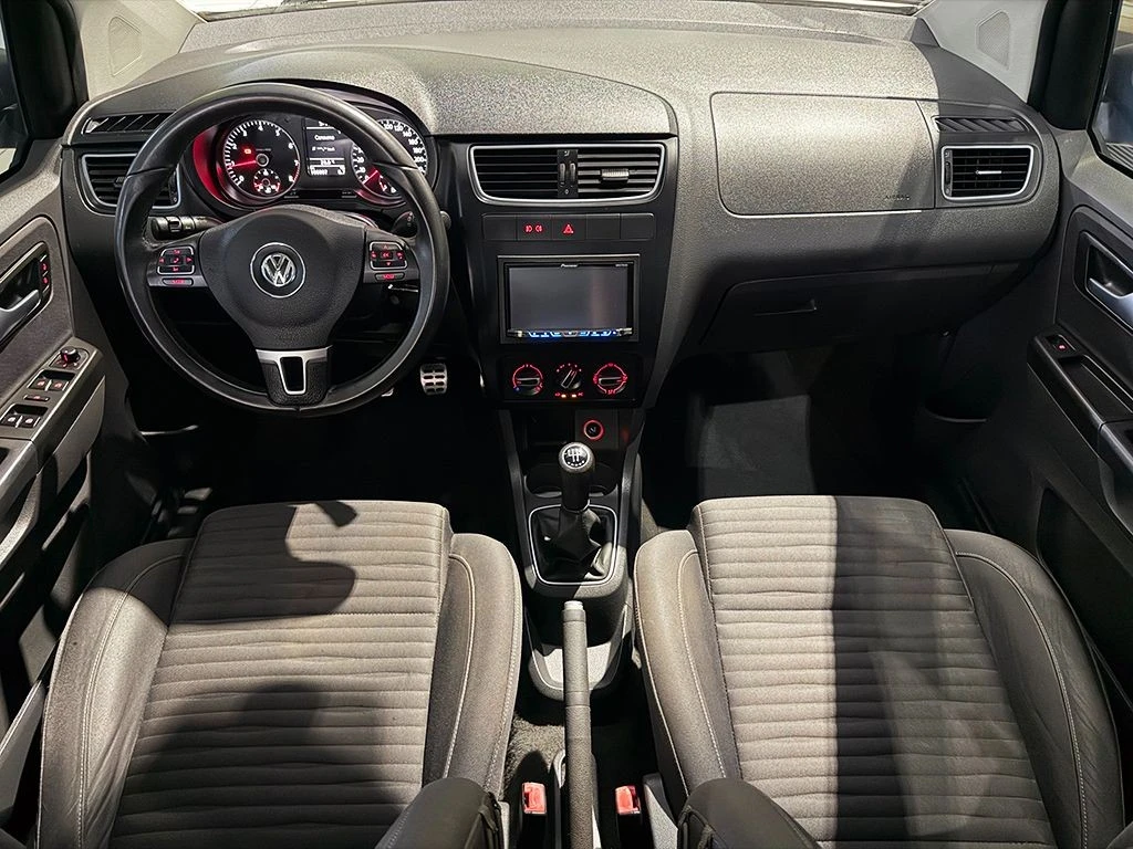 VOLKSWAGEN SPACE CROSS