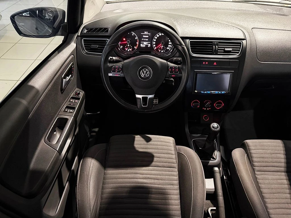 VOLKSWAGEN SPACE CROSS