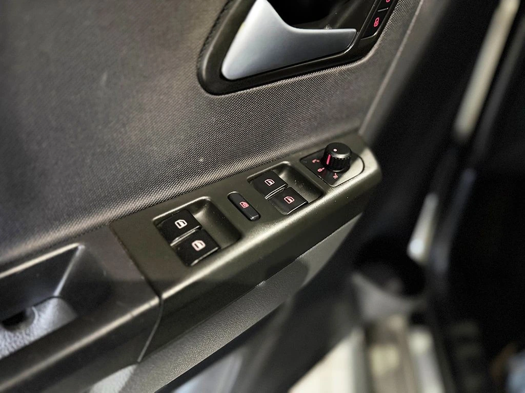 VOLKSWAGEN SPACE CROSS