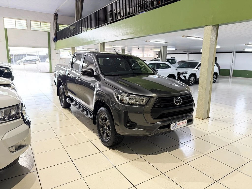 TOYOTA HILUX
