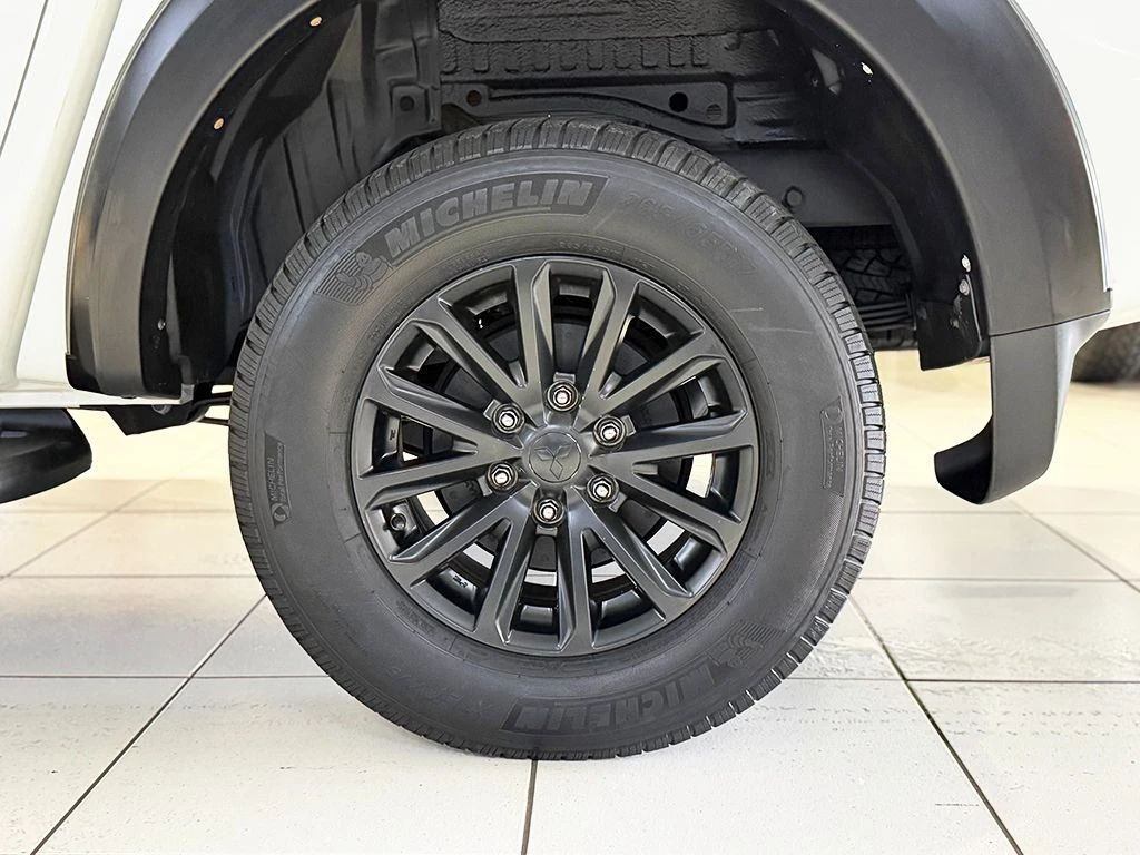 MITSUBISHI L200 TRITON