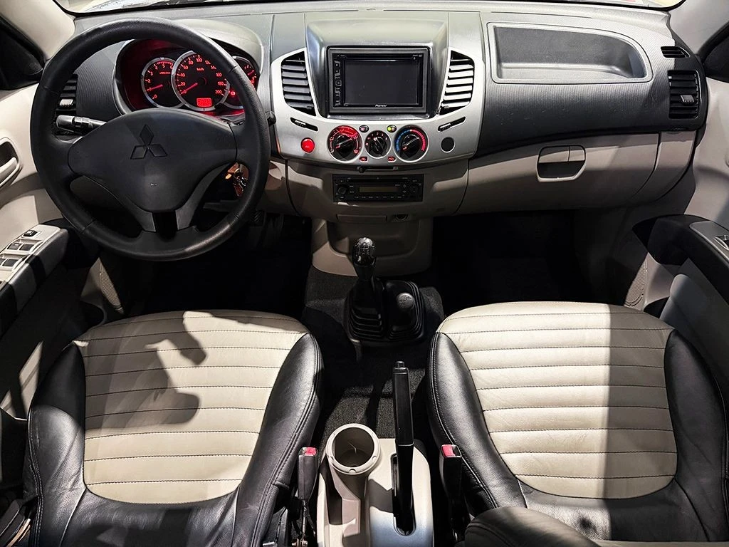 MITSUBISHI L200 TRITON