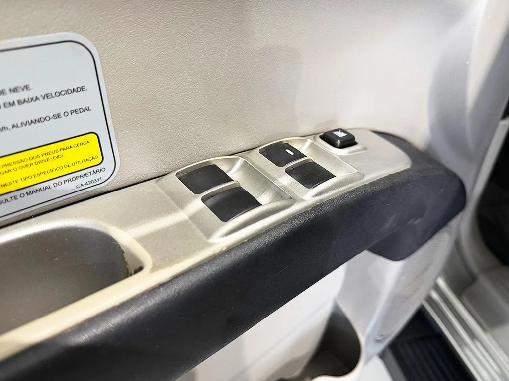 MITSUBISHI L200 TRITON