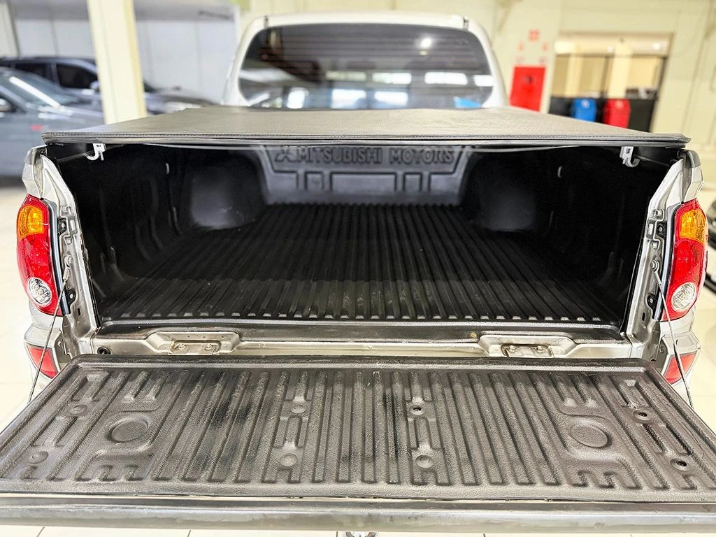 MITSUBISHI L200 TRITON