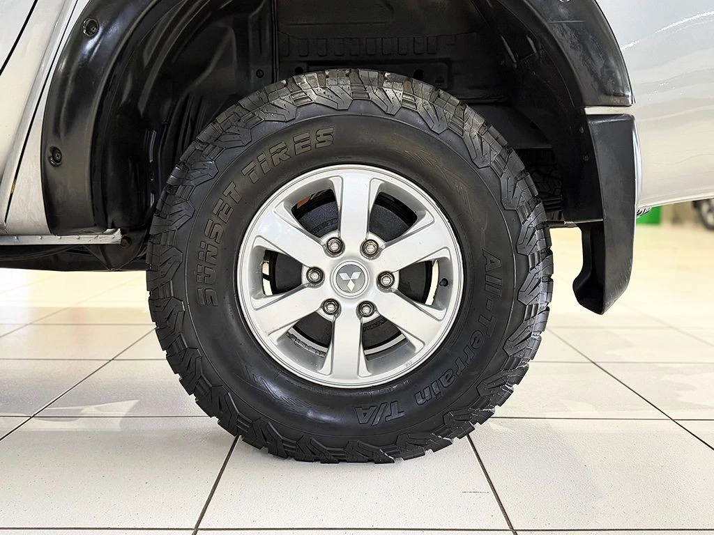 MITSUBISHI L200 TRITON