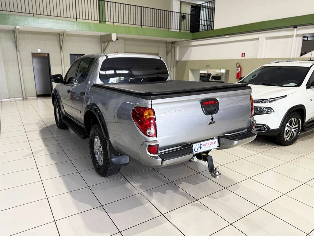 MITSUBISHI L200 TRITON