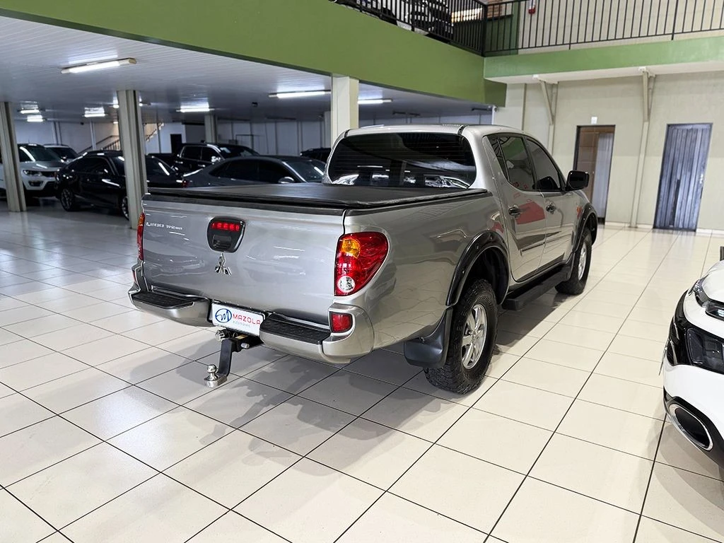 MITSUBISHI L200 TRITON