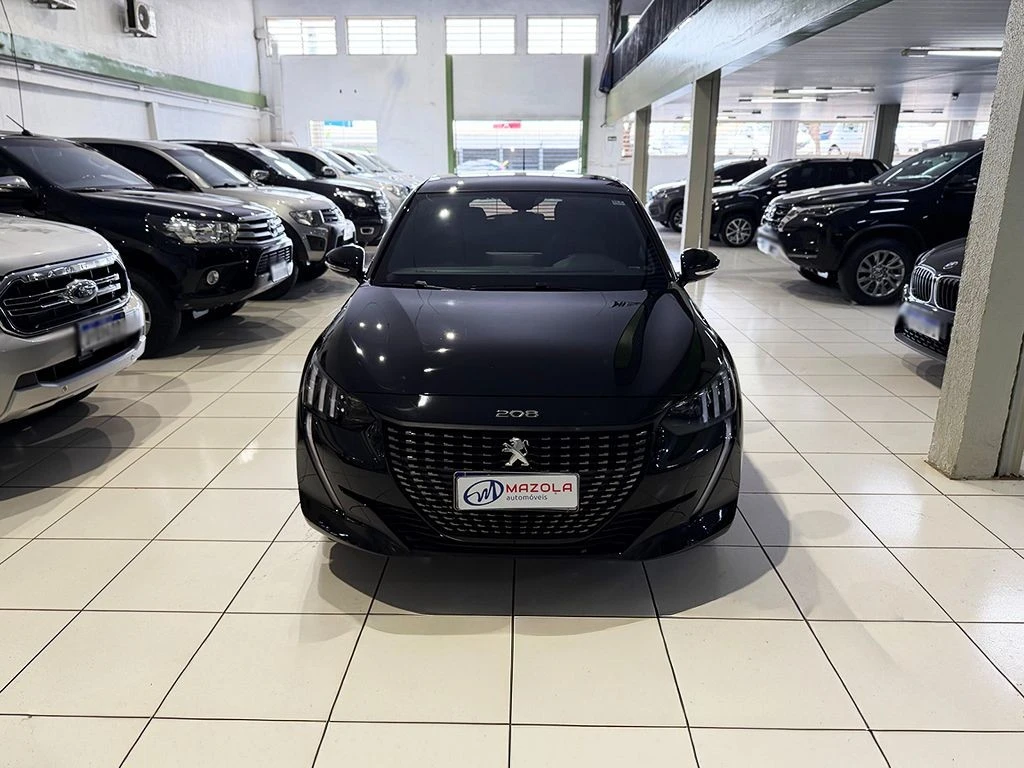 PEUGEOT 208