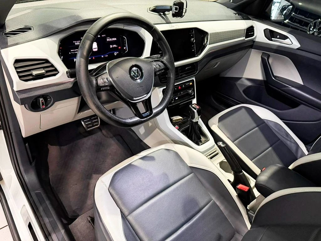 VOLKSWAGEN T-CROSS