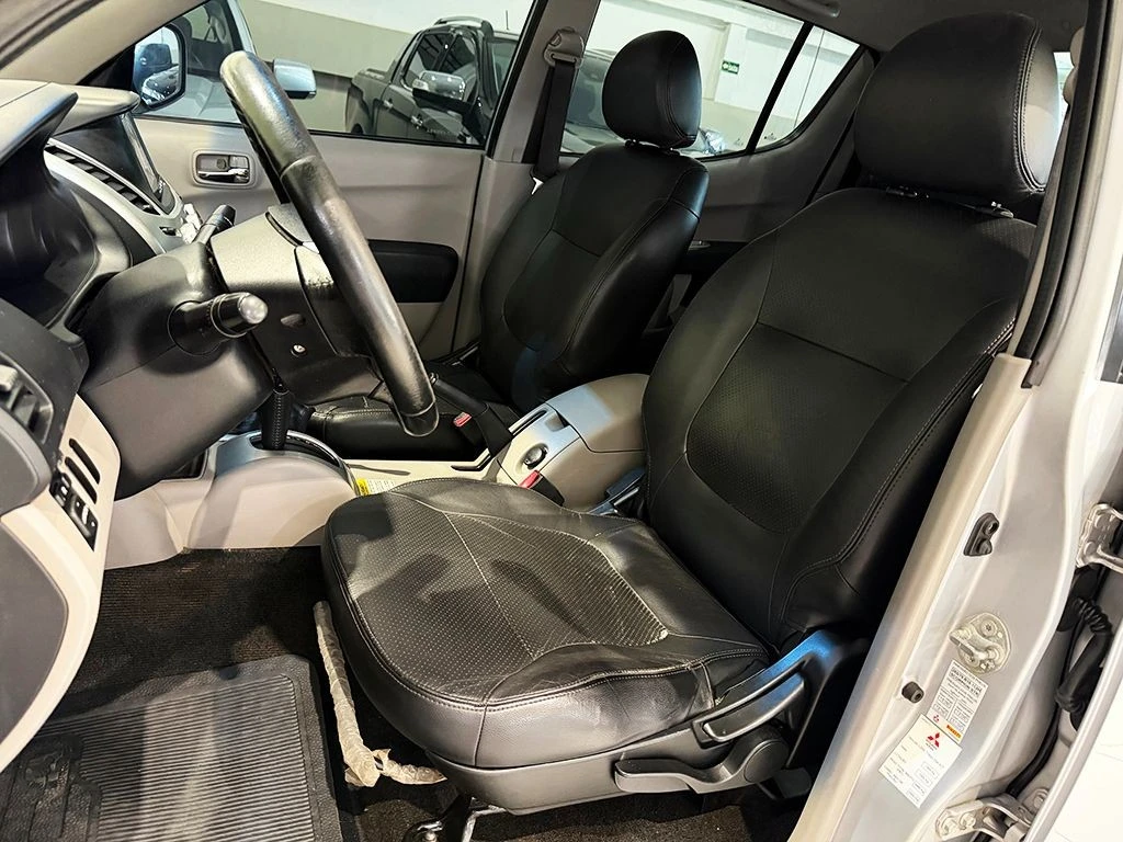 MITSUBISHI L200 TRITON