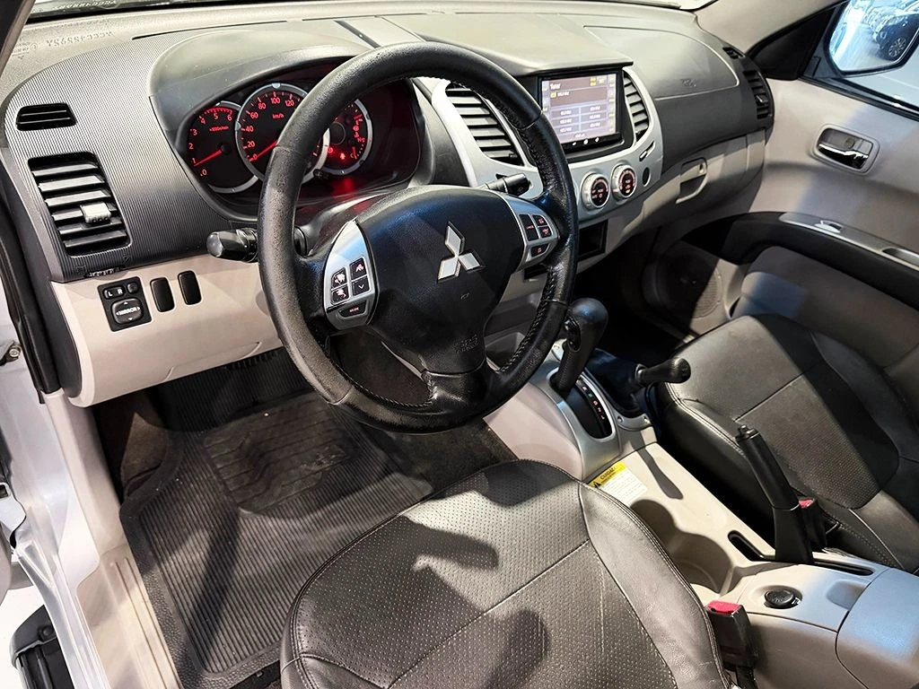 MITSUBISHI L200 TRITON