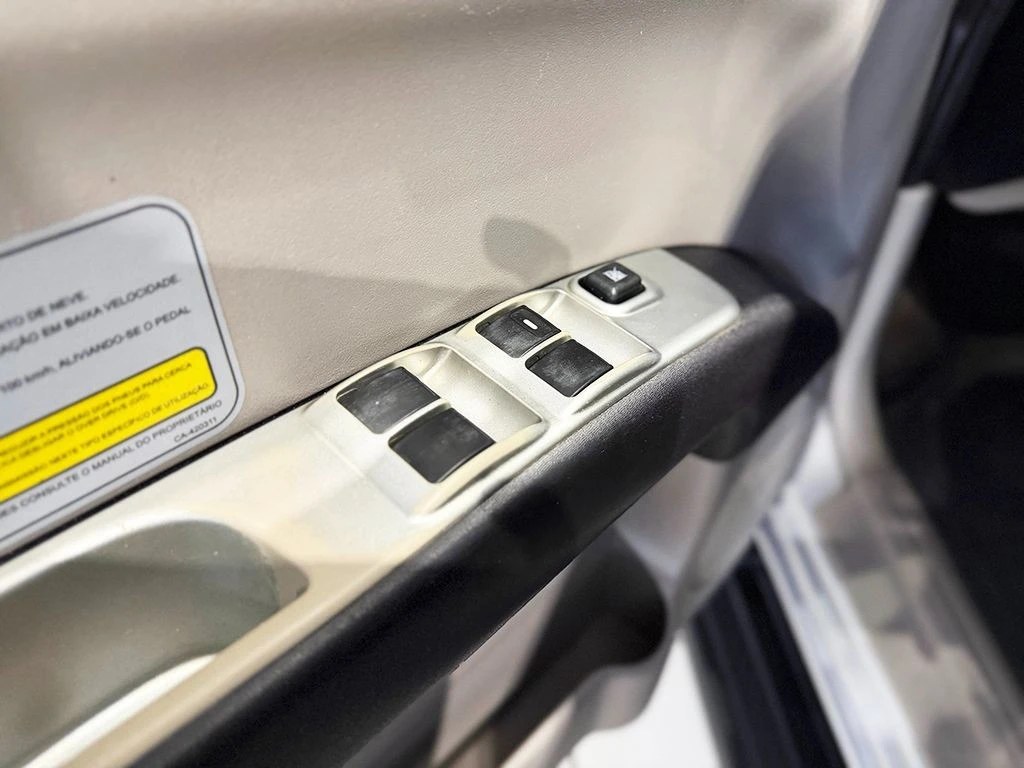 MITSUBISHI L200 TRITON