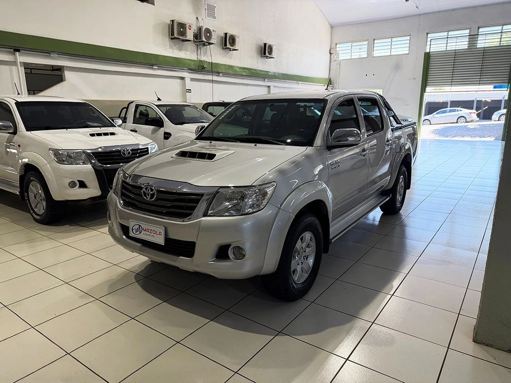 TOYOTA HILUX