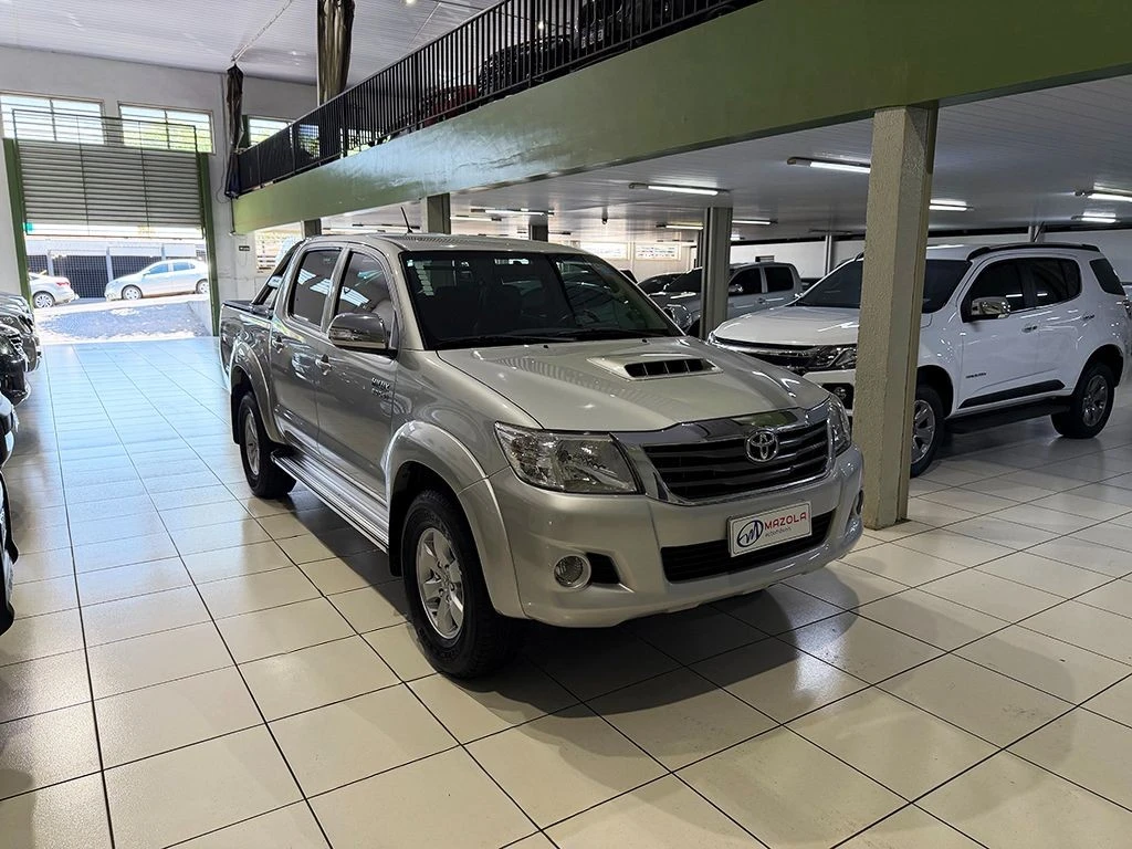 TOYOTA HILUX