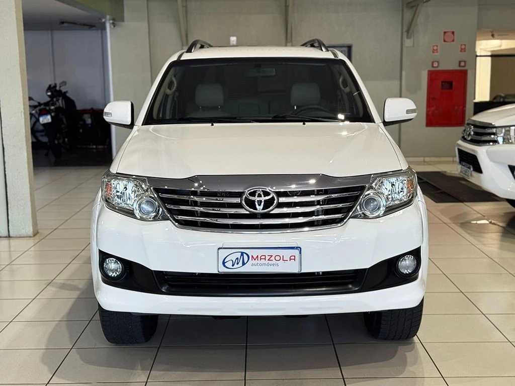 TOYOTA HILUX SW4