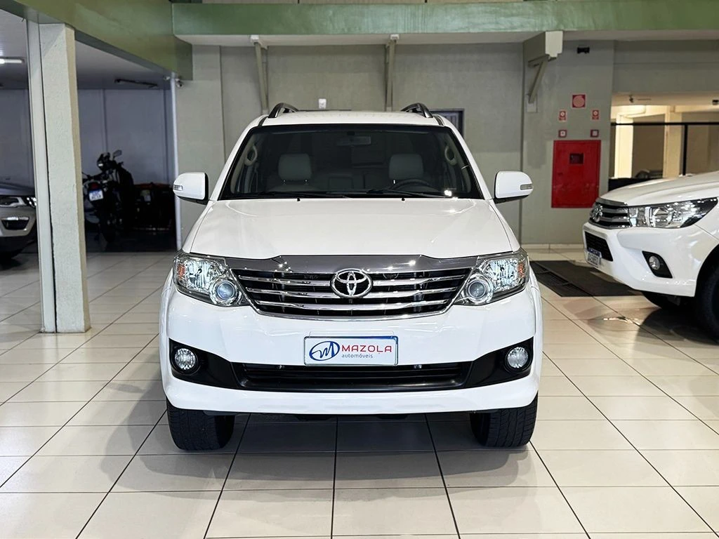 TOYOTA HILUX SW4