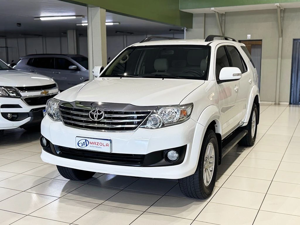 TOYOTA HILUX SW4