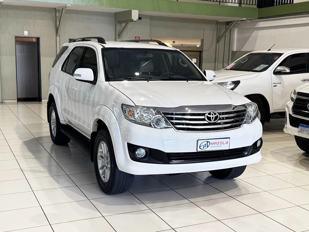 TOYOTA HILUX SW4