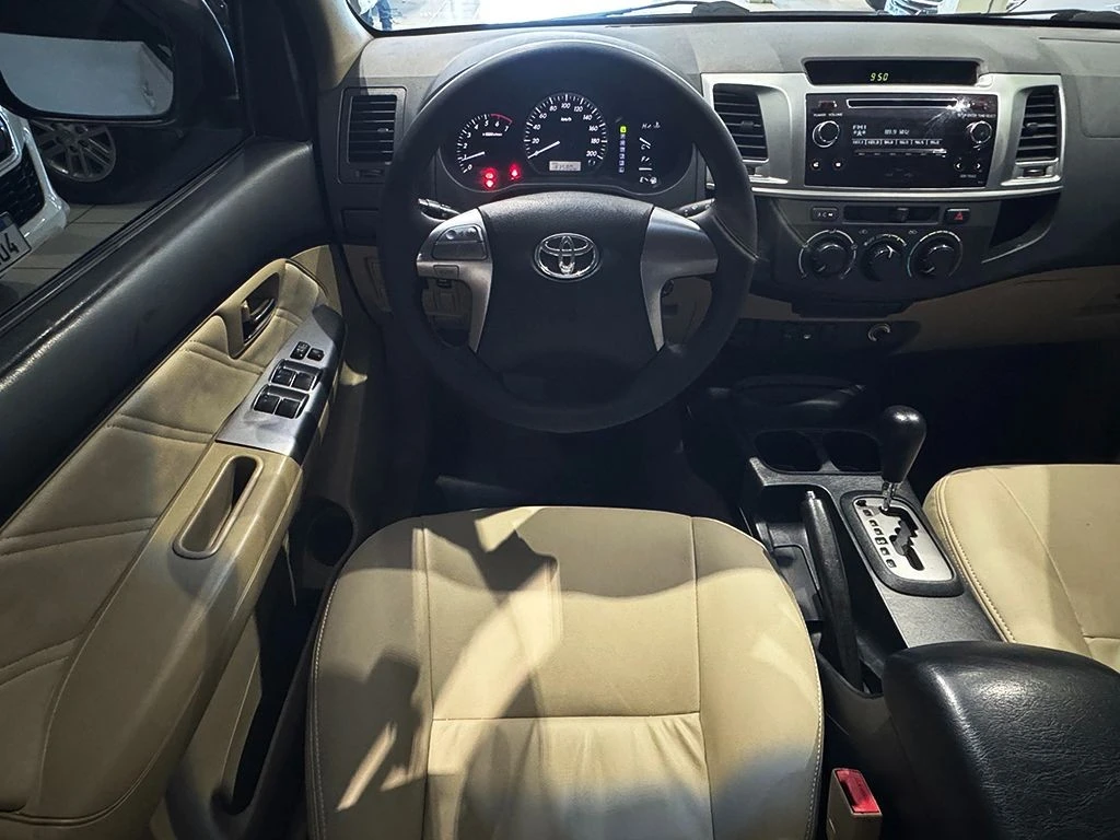TOYOTA HILUX SW4