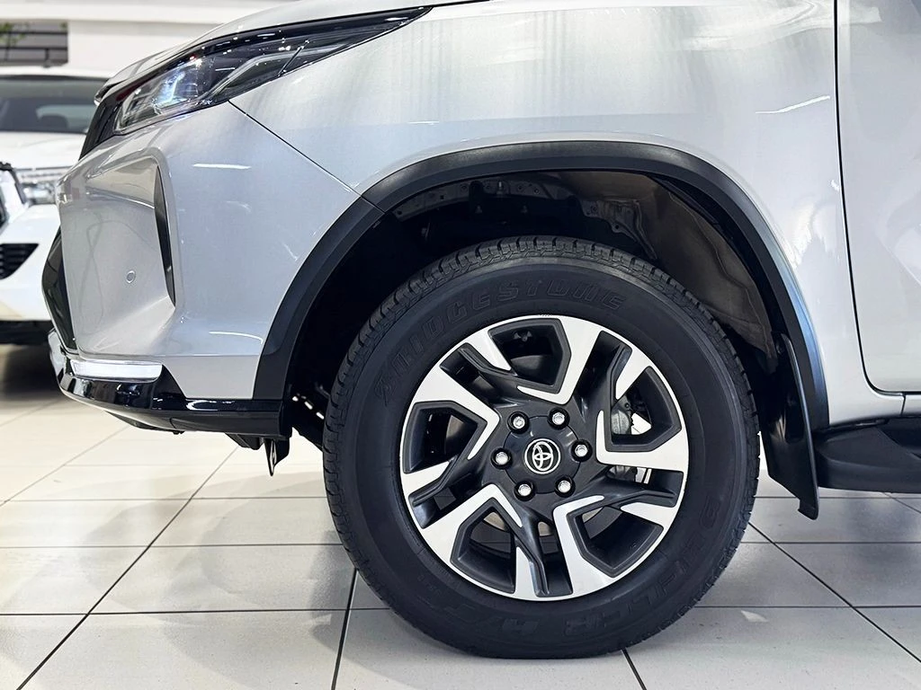 TOYOTA HILUX SW4