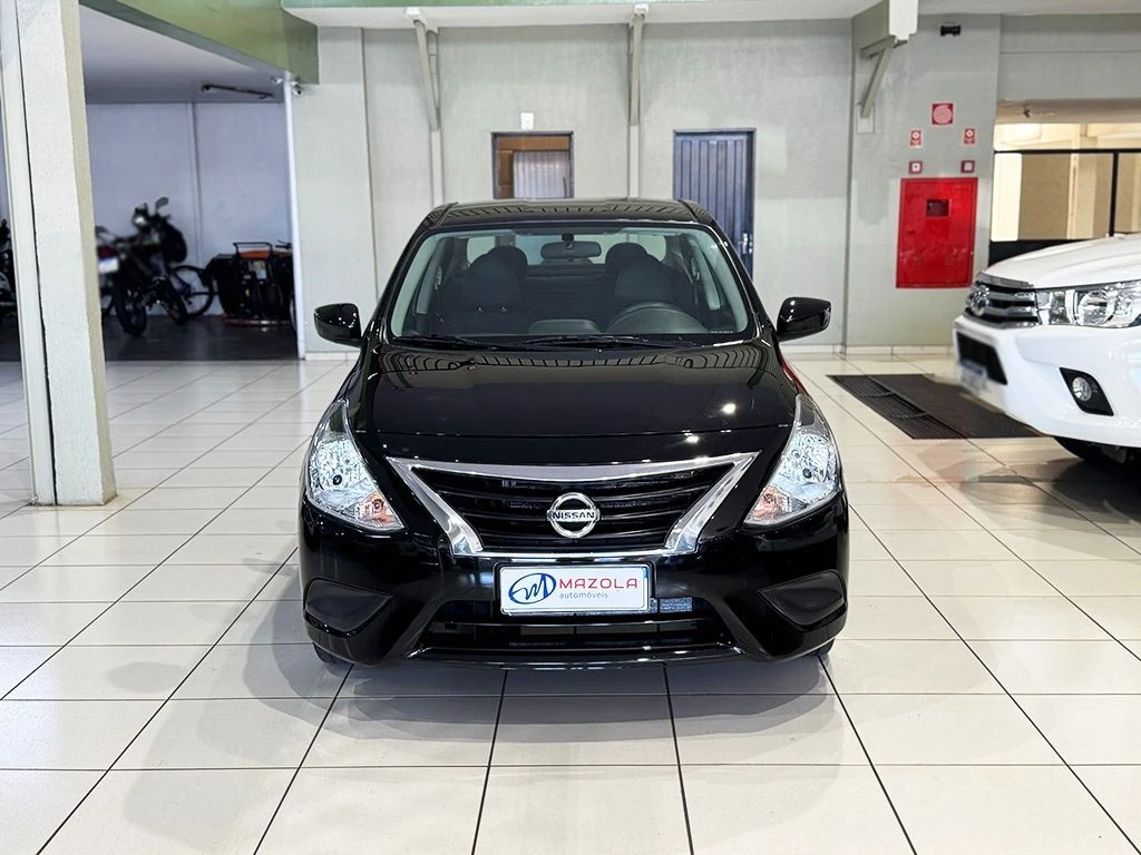 NISSAN VERSA