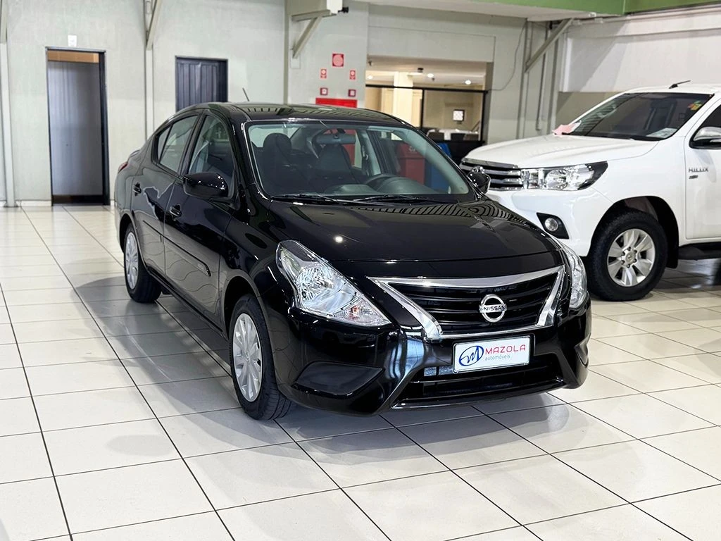 NISSAN VERSA