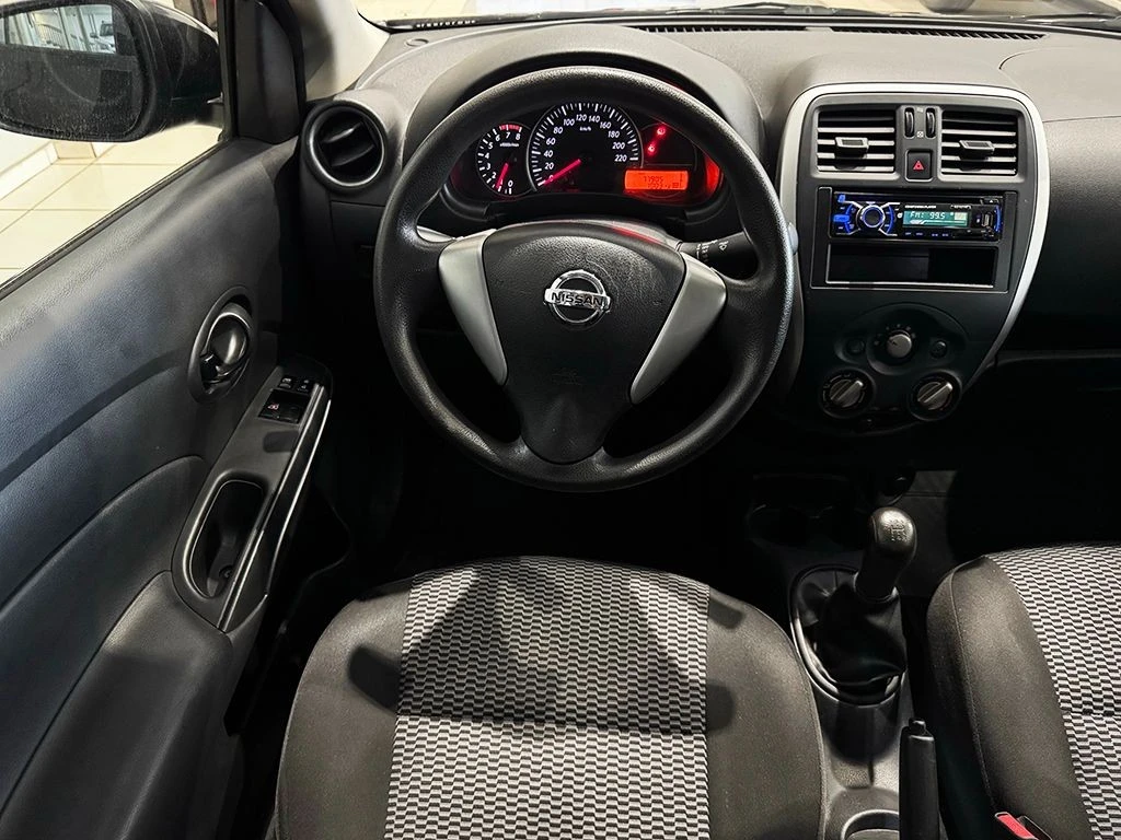 NISSAN VERSA