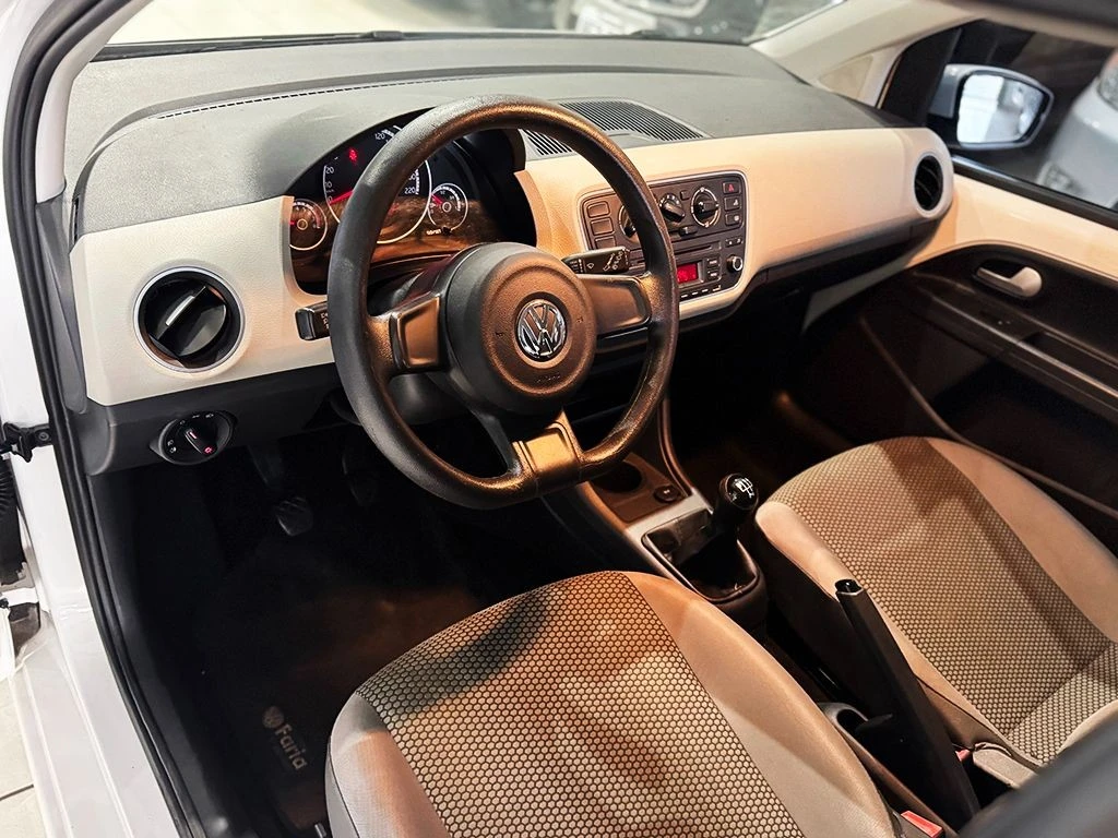 VOLKSWAGEN UP